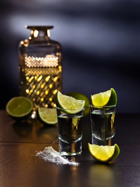 Tekila, limon ve tuz — Stok fotoğraf