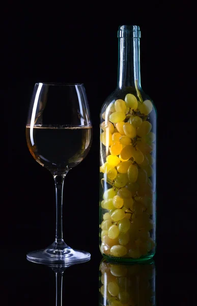 葡萄和葡萄酒 — 图库照片
