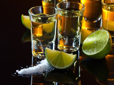 Tekila, tuz ve limon 