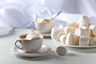 şekerleme ve bir fincan kahve