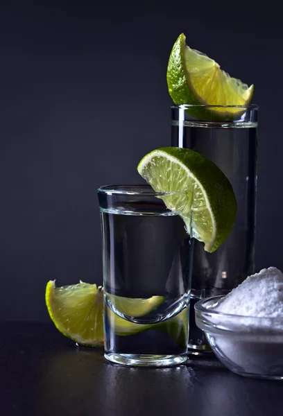 Guld tequila och lime — Stockfoto