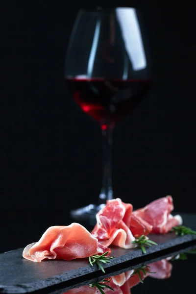 Jamon  and red wine — Stock Photo, Image