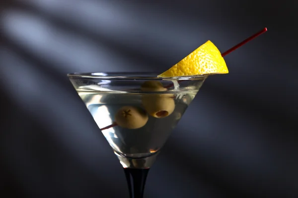 Martini with lemon and green olives — Stock Photo, Image