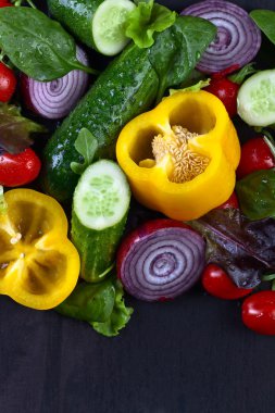 sebze salata yaprakları ile