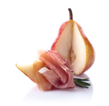 Jamon beyaz arka plan üzerinde izole armut ile
