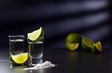 Tekila, limon ve tuz 
