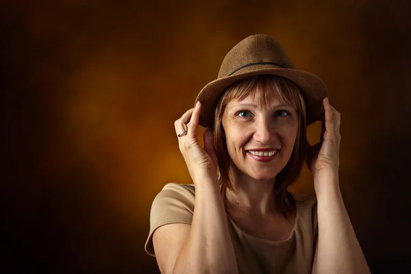 Donna in cappello — Foto Stock