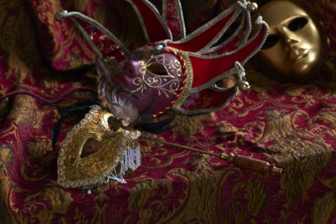  Eski altın Venedik maskesi