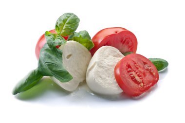  domates ve fesleğen beyaz izole mozzarella 