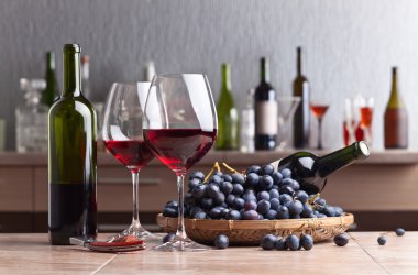 Bir kadeh kırmızı şarap. 