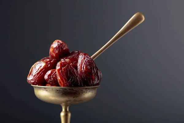 Closeup Sweet Dried Dates Brass Dish Copy Space — Stock Photo, Image