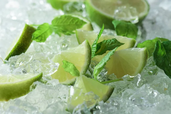 Fette Lime Con Menta Gocce Ghiaccio — Foto Stock