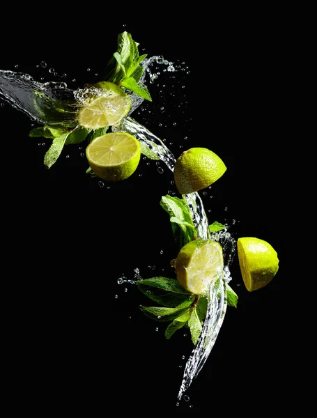 Lime Mint Water Splashes Black Background Copy Space — Stock Photo, Image