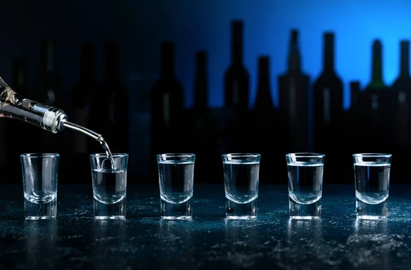 Strzały Mocnego Alkoholu Stole Barze — Zdjęcie stockowe