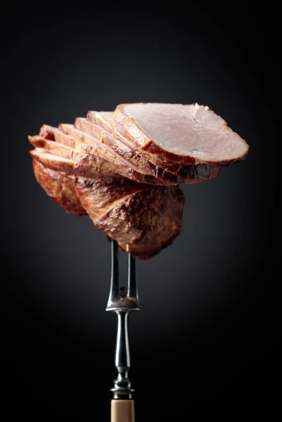 Gesneden Gerookte Gammon Een Zwarte Achtergrond Natuurlijke Producten Van Een — Stockfoto