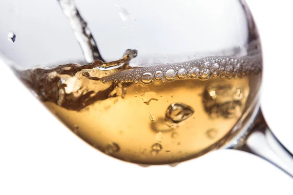 Vino Bianco Versato Bicchiere Vino Isolato Sfondo Bianco — Foto Stock