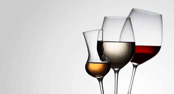 Glasses White Red Wine Focus Foreground Copy Space — 스톡 사진