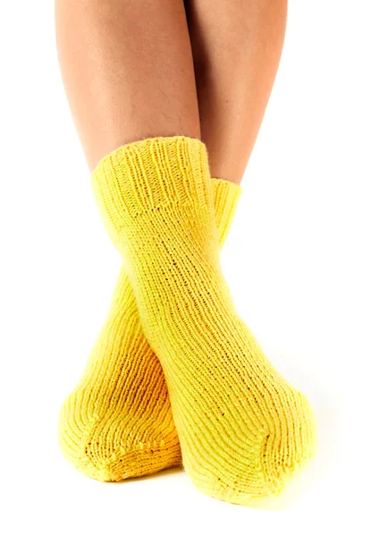 Piernas de mujer en calcetines de lana — Foto de Stock