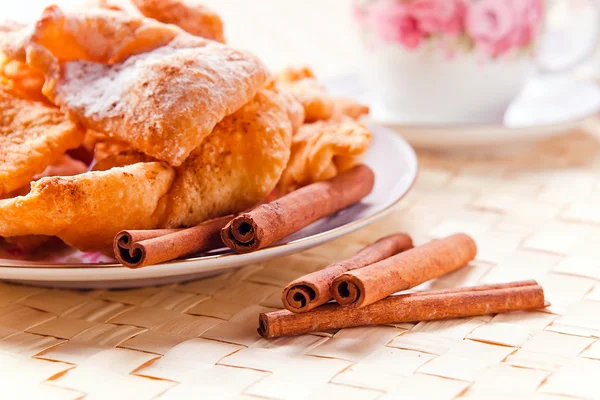 Deep fried pastry with  cinnamon — Stock Photo, Image
