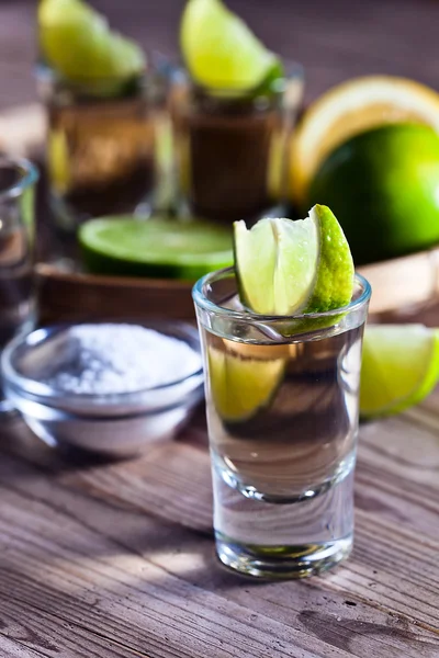 Tequila d'oro con sale e lime — Foto Stock