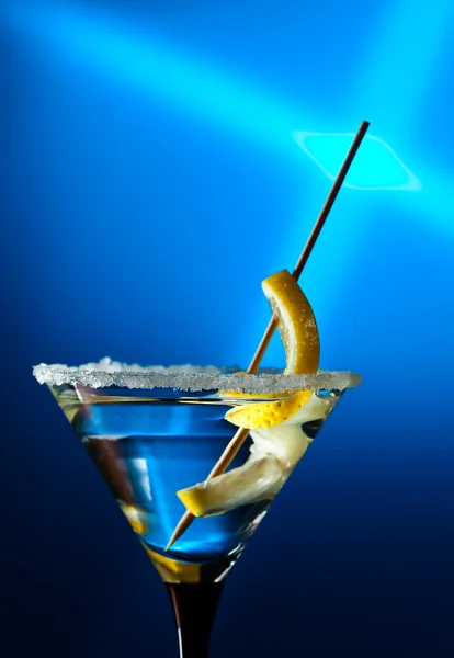 Cocktail met citroen — Stockfoto