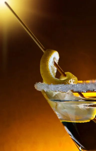Cocktail with lemon — Stock Photo, Image