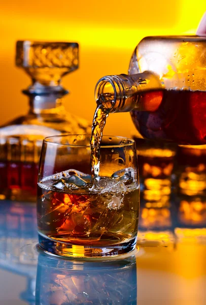 Viski ile cam — Stok fotoğraf