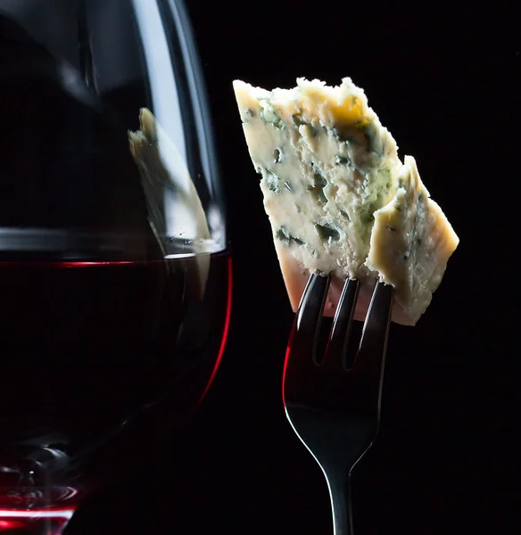 Cheese and red wine — Stock Photo, Image