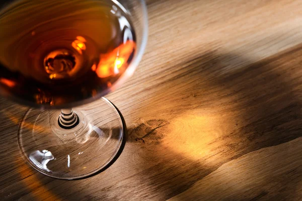 Snifter con brandy —  Fotos de Stock