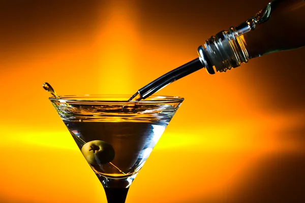 Dry martini with olives — Stock Photo, Image