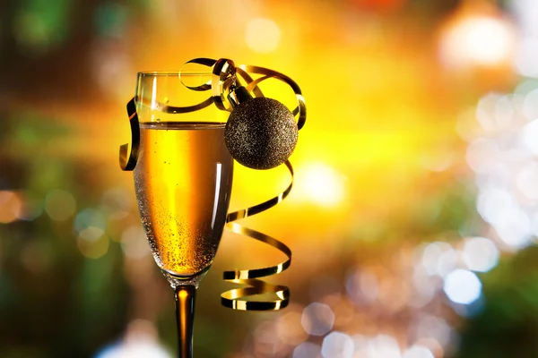 Glas mit Champagner — Stockfoto