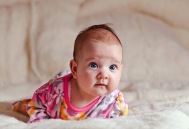 sürpriz küçük kız 