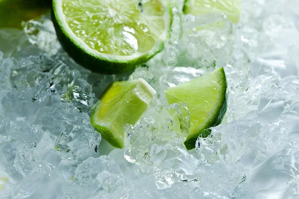 Lime with ice — Stock Photo, Image