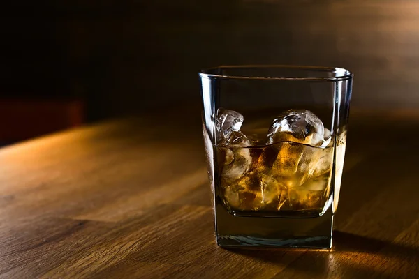 Whiskey a přírodní LED — Stock fotografie