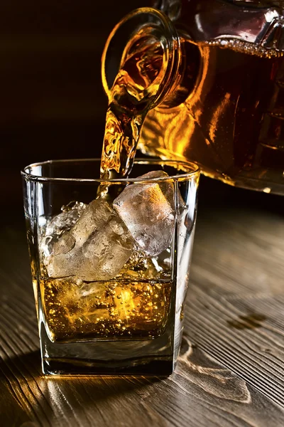 Whiskey and natural ice — Stock Photo, Image