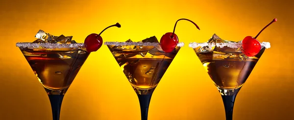 Cocktails met cherry — Stockfoto