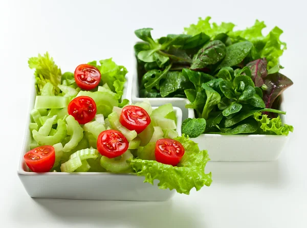 Kom van gemengde salade — Stockfoto