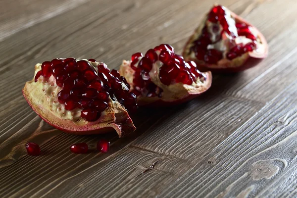 Ripe pomegranate — Stock Photo, Image