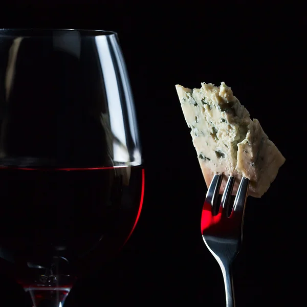 Cheese and red wine — Stock Photo, Image