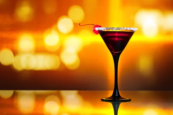 Cocktail med körsbär — Stockfoto