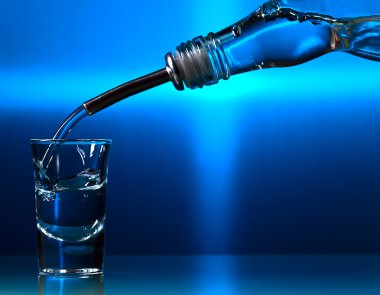 votka cam masa üzerinde