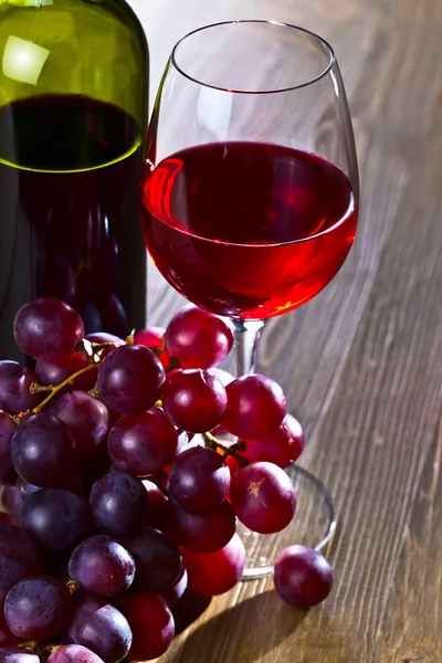 Vin rouge et raisins — Photo