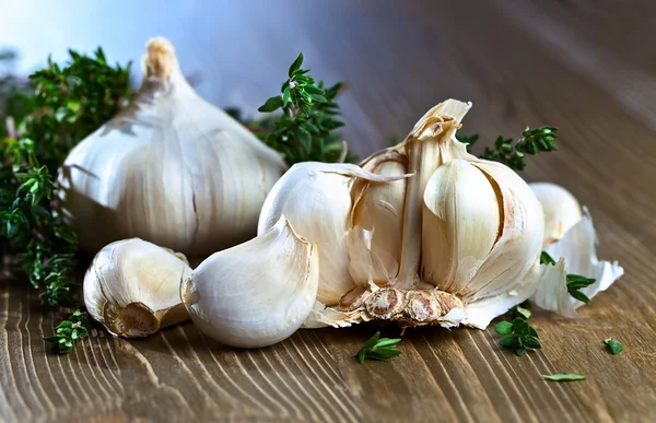 Garlic and  thyme — Stock Photo, Image