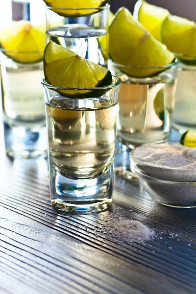 Tequila z solą i limonką — Zdjęcie stockowe