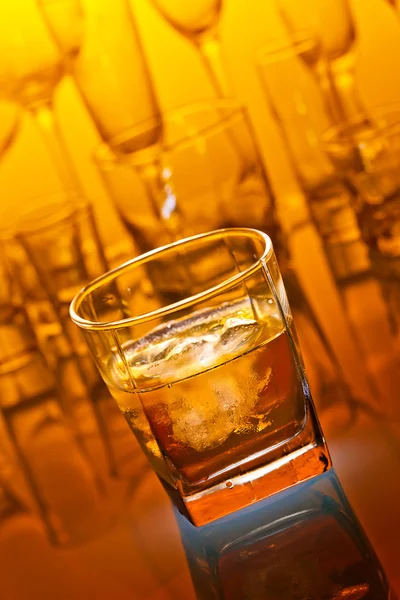 Whiskey withl ice — Stock Photo, Image