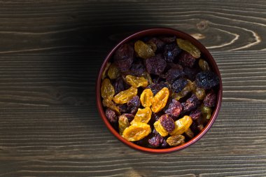 kahverengi dich içinde Kuru üzüm 