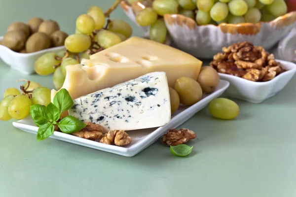 Cheese with fruits — Stock Photo, Image