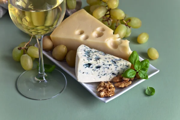 Cheese with fruits — Stock Photo, Image