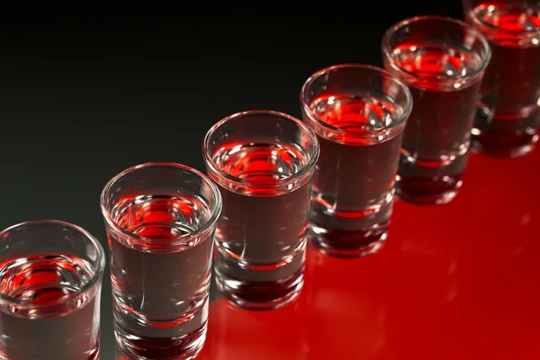 Vasos con bebida alcohólica — Foto de Stock