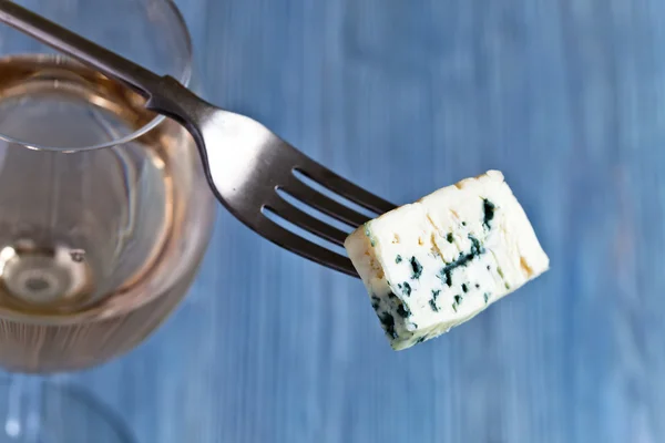 Cheese and sweet wine — Stock Photo, Image